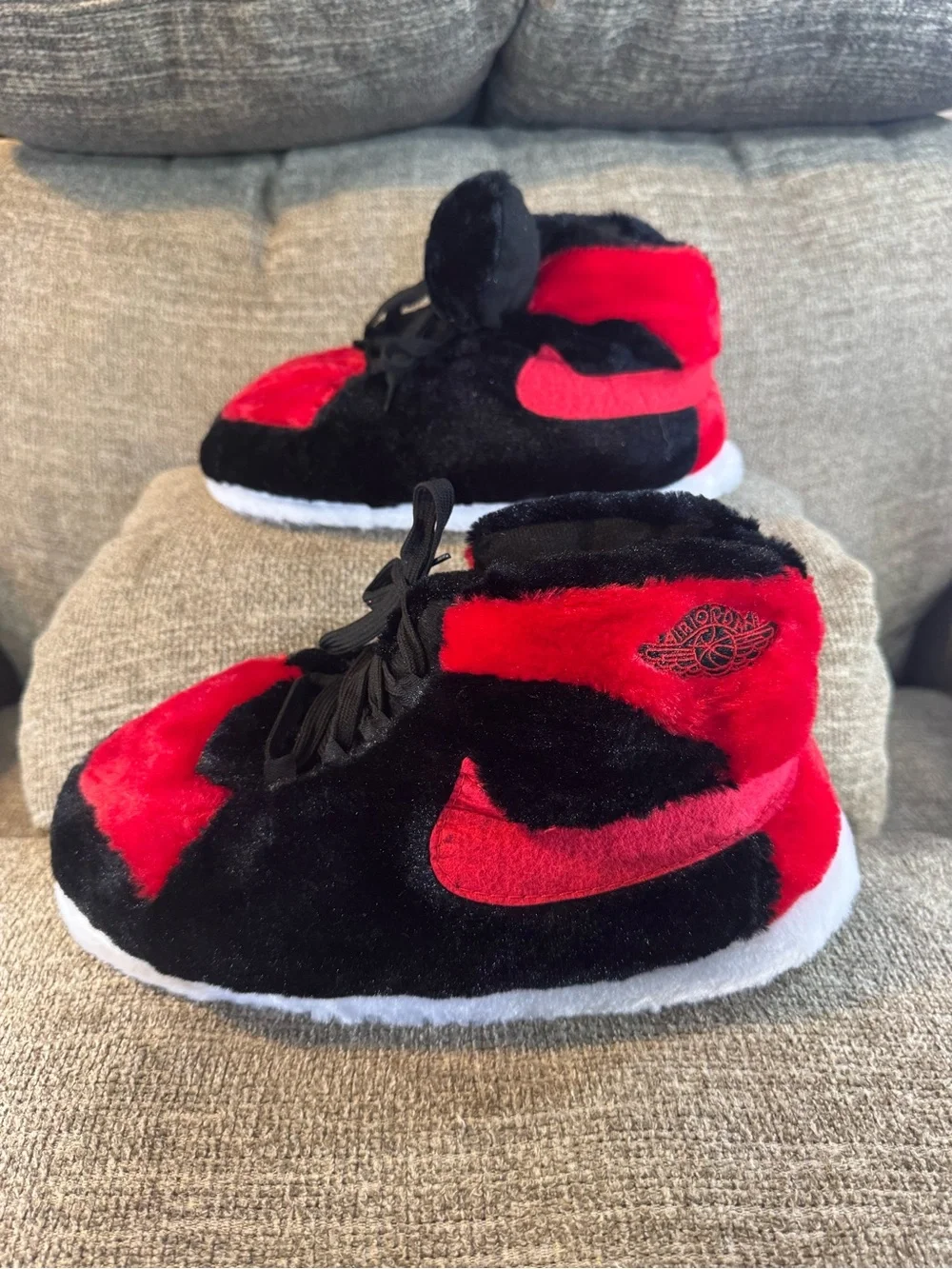 Air Jordan 1 Retro mimic iconic Bred oversized plush sneaker slippers Size 5-12